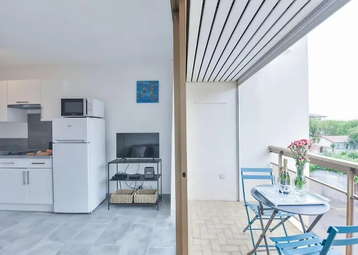 Les Beaux Jours Super Nice Flat For 3 With Ac, Balcony & View