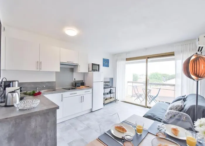 Les Beaux Jours Super Nice Flat For 3 With Ac, Balcony & View