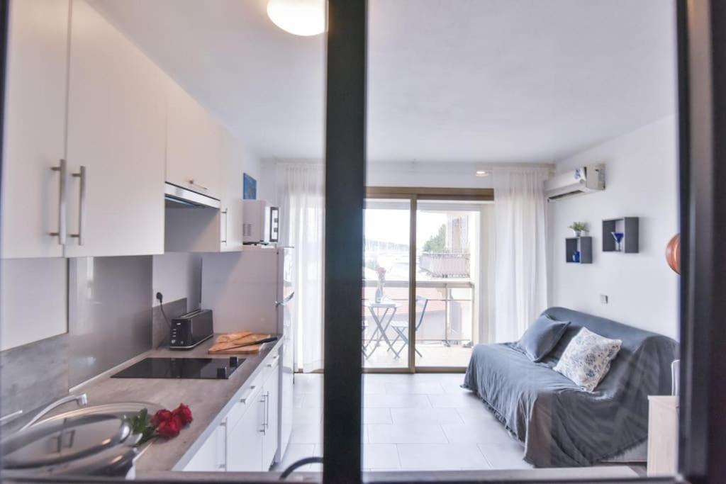 Apartment Les Beaux Jours Super Flat For 3 With Ac, Balcony & View *