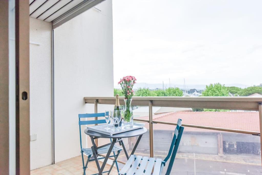 Les Beaux Jours Super Flat For 3 With Ac, Balcony & View *