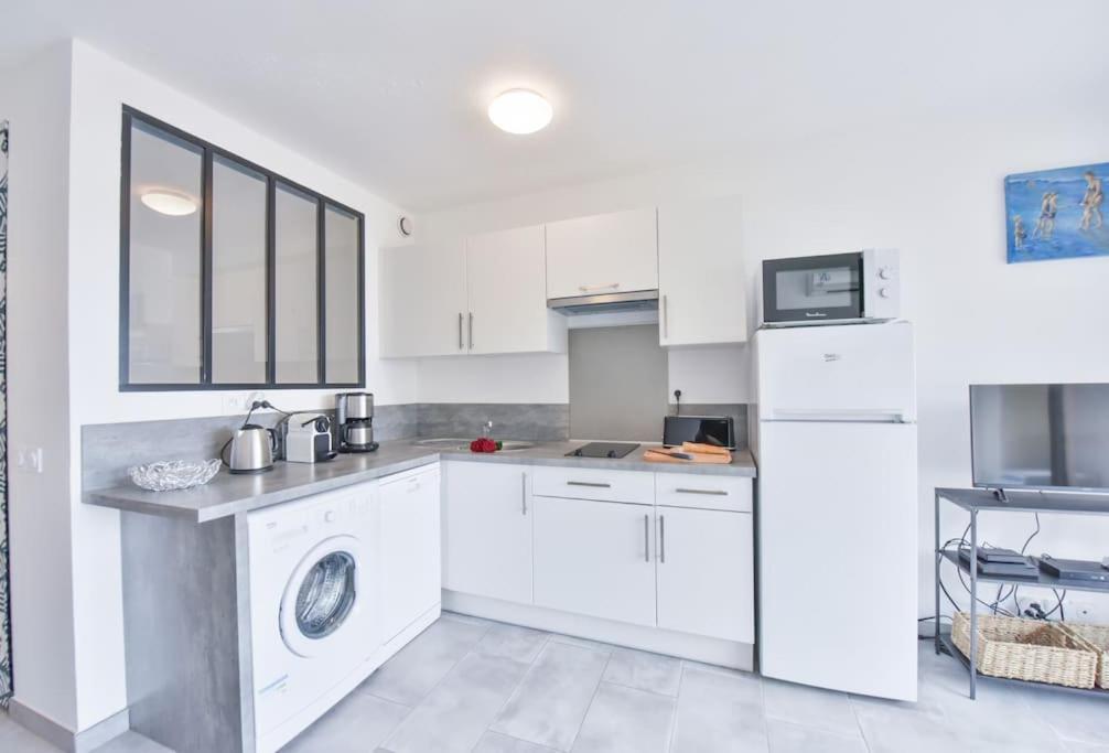 Les Beaux Jours Super Flat For 3 With Ac, Balcony & View